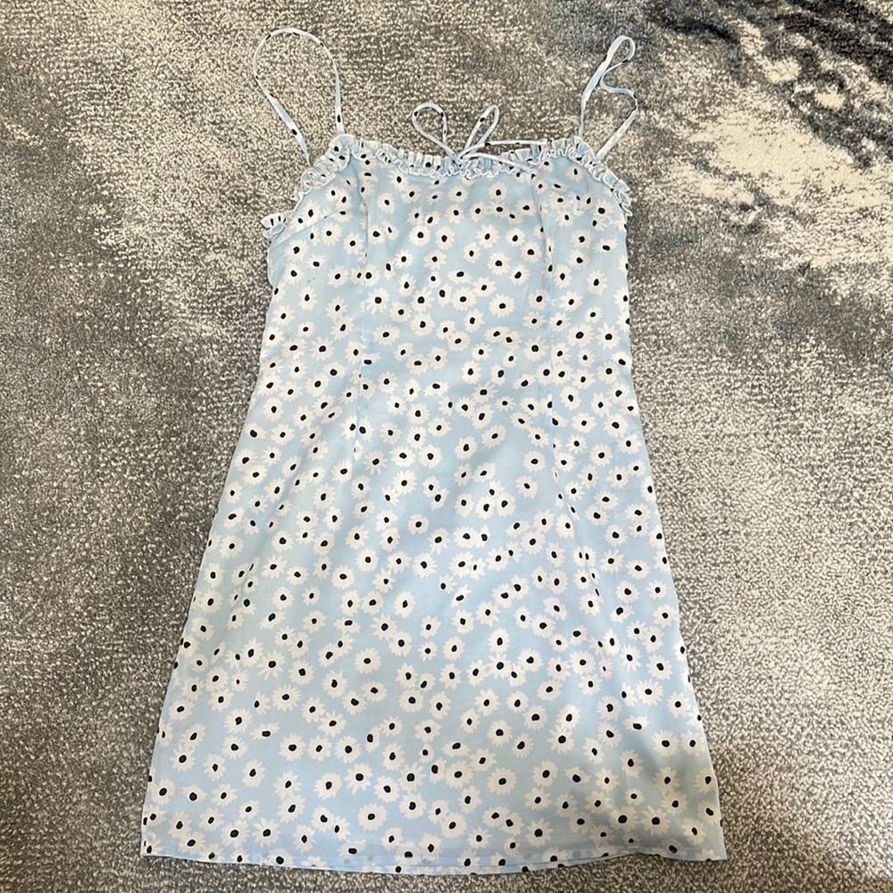 PRINCESSPOLLY BLUE DRESS WITH WHITE FLOWERS 💙!!